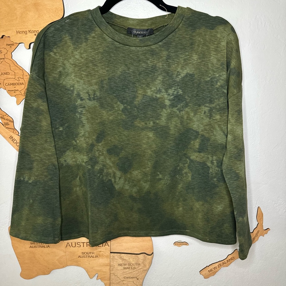 Tie dye top olivaceous